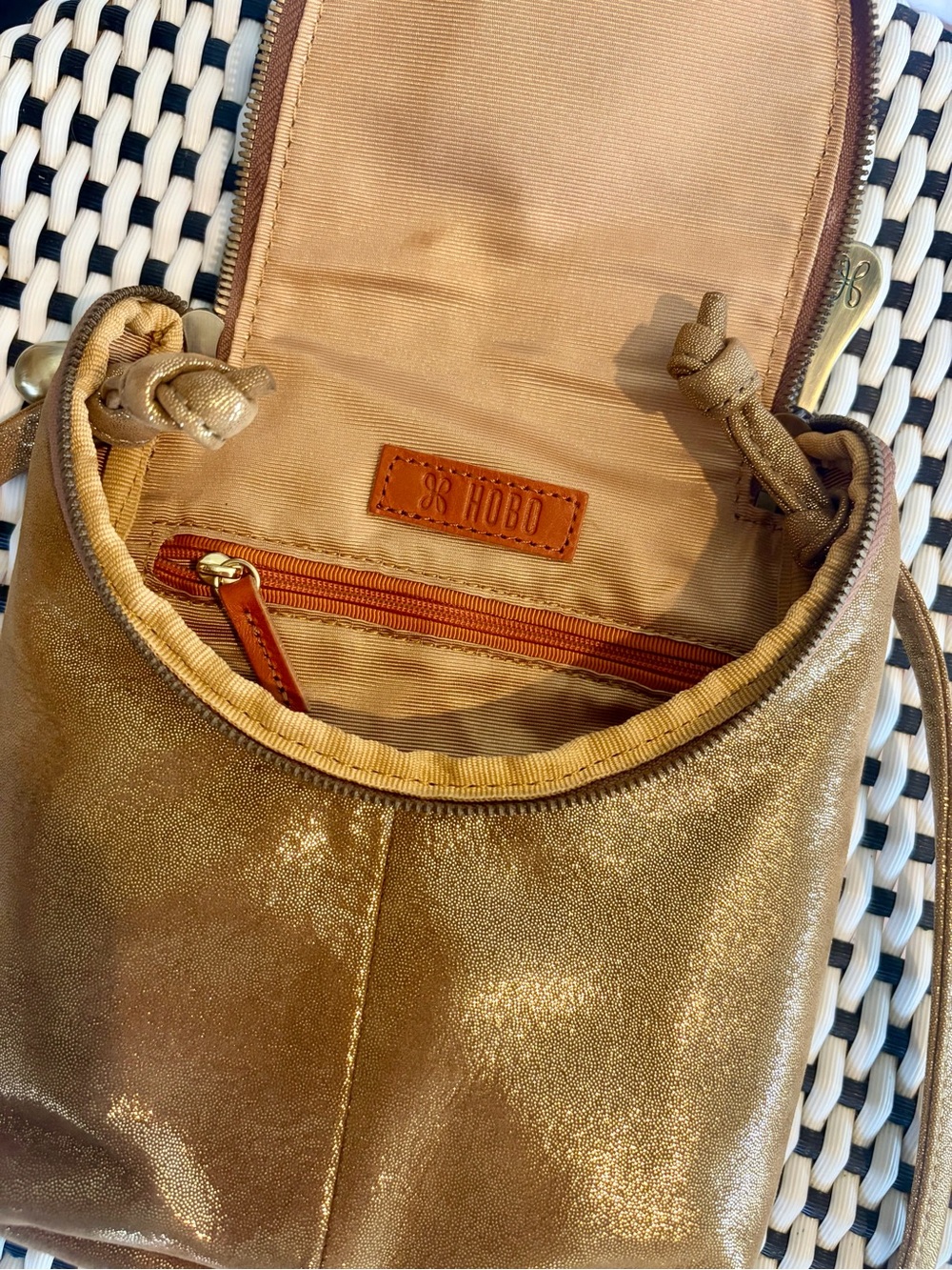 HOBO Fern Shimmer Leather Saddle Bag Crossbody Purse - Picture 6 of 9